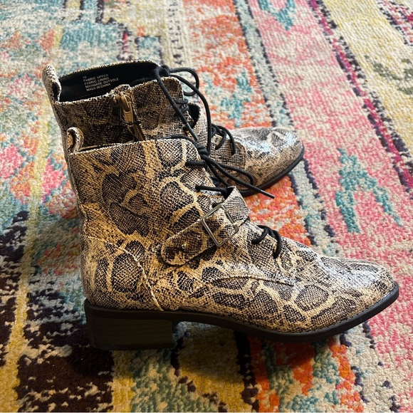 Express boots animal print women’s size 10 - Picture 4 of 6